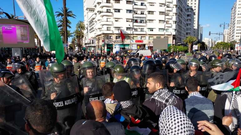إنزال أمني مكثف بالدار البيضاء حال دون وصول المسيرة إلى الميناء// مصدر الصورة: الجزيرة