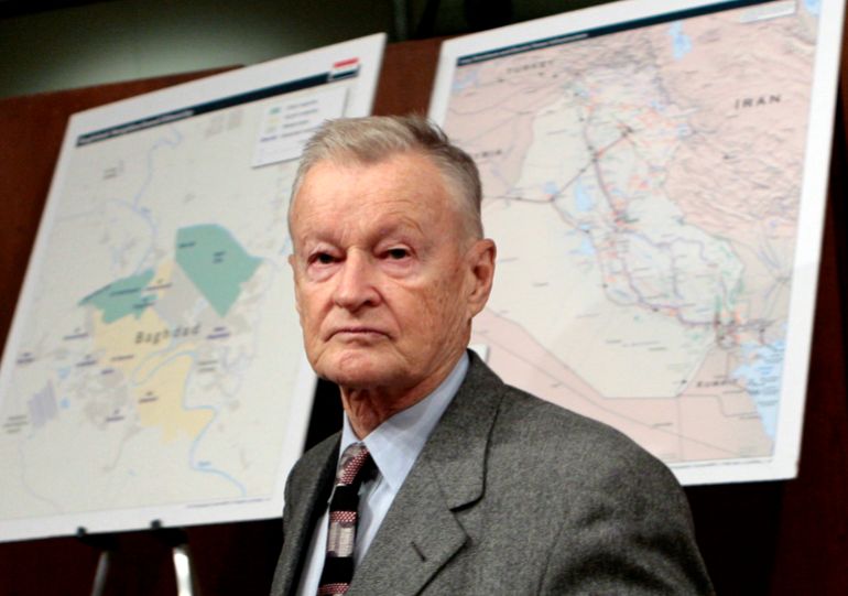 المنطقة الرمادية - بيبا لوتن Former National Security Adviser Zbigniew Brzezinski arrives to testify before the Senate Foreign Relations Committee on Capitol Hill in Washington, February 1, 2007. REUTERS/Jim Young (UNITED STATES)